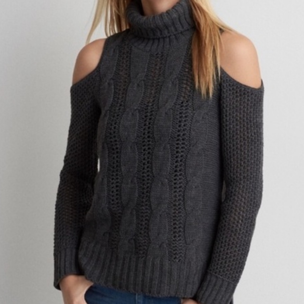 AMERICAN EAGLE Cold Shoulder Cable Knit Turtleneck Sweater Gray Size S